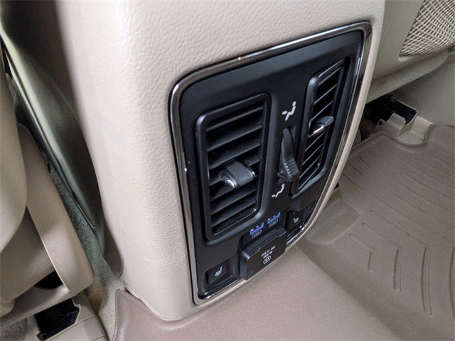 2019 Jeep Grand Cherokee Overland 4x2