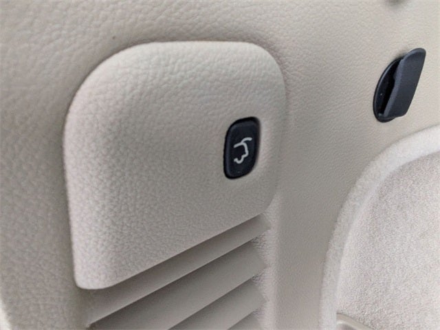 2019 Jeep Grand Cherokee Overland 4x2