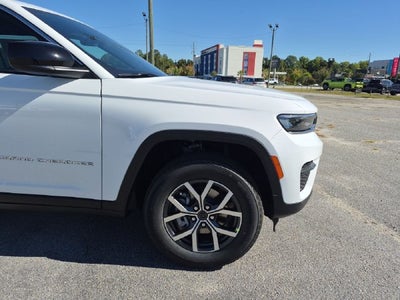 2027 Jeep Grand Cherokee GRAND CHEROKEE LAREDO 4X2