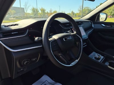 2027 Jeep Grand Cherokee GRAND CHEROKEE LAREDO 4X2