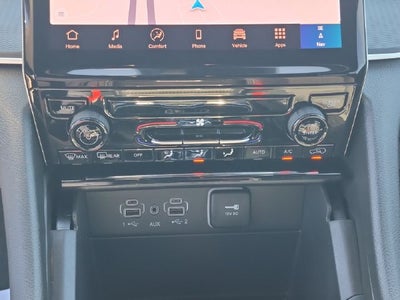 2027 Jeep Grand Cherokee GRAND CHEROKEE LAREDO 4X2