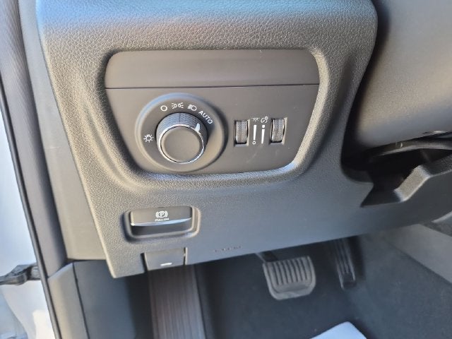 2027 Jeep Grand Cherokee GRAND CHEROKEE LAREDO 4X2