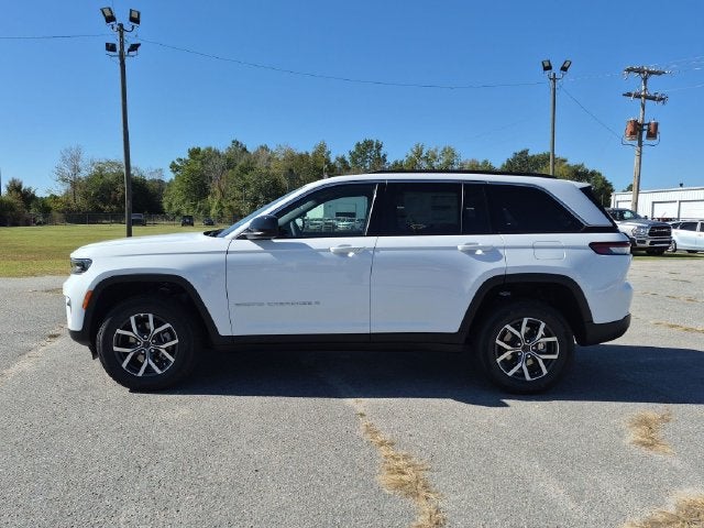 2027 Jeep Grand Cherokee GRAND CHEROKEE LAREDO 4X2