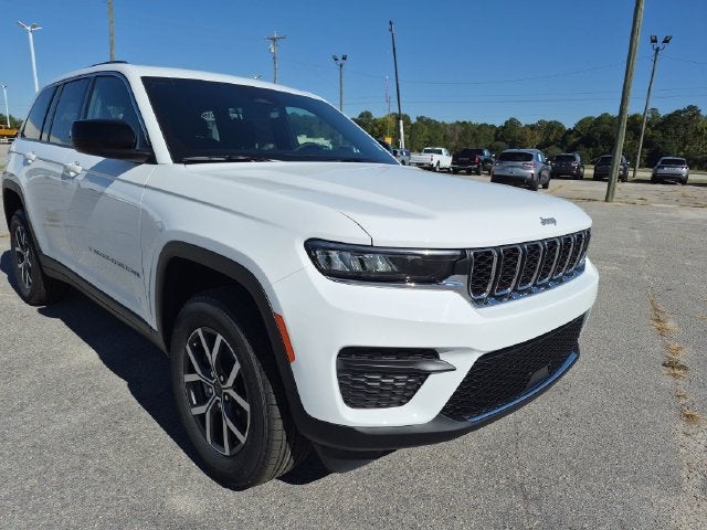 2027 Jeep Grand Cherokee GRAND CHEROKEE LAREDO 4X2