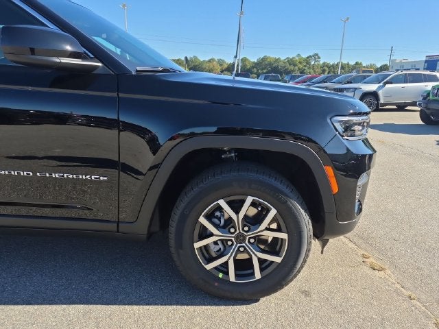 2027 Jeep Grand Cherokee GRAND CHEROKEE LAREDO 4X2