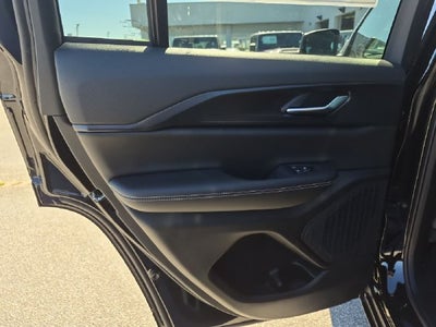 2027 Jeep Grand Cherokee GRAND CHEROKEE LAREDO 4X2