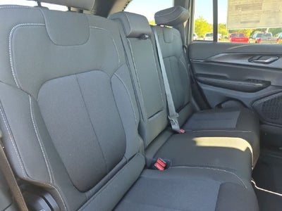 2027 Jeep Grand Cherokee GRAND CHEROKEE LAREDO 4X2