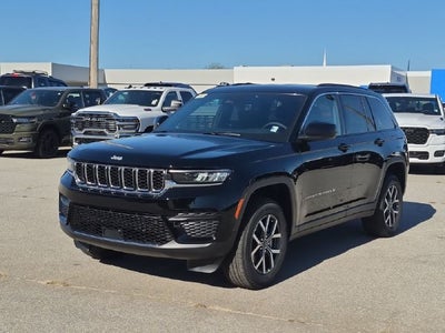 2027 Jeep Grand Cherokee GRAND CHEROKEE LAREDO 4X2