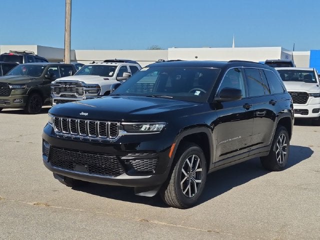 2027 Jeep Grand Cherokee GRAND CHEROKEE LAREDO 4X2