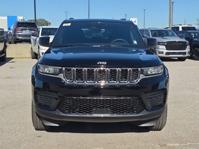 2027 Jeep Grand Cherokee GRAND CHEROKEE LAREDO 4X2