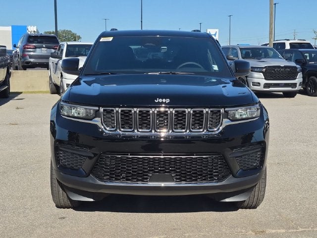 2027 Jeep Grand Cherokee GRAND CHEROKEE LAREDO 4X2