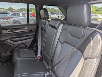 2023 Jeep Grand Cherokee Altitude 4x2