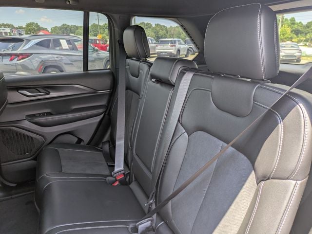 2023 Jeep Grand Cherokee Altitude 4x2
