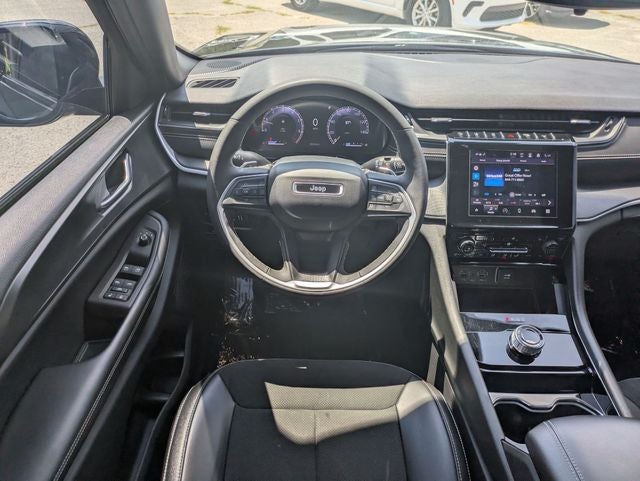 2023 Jeep Grand Cherokee Altitude 4x2
