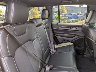 2023 Jeep Grand Cherokee Altitude 4x2