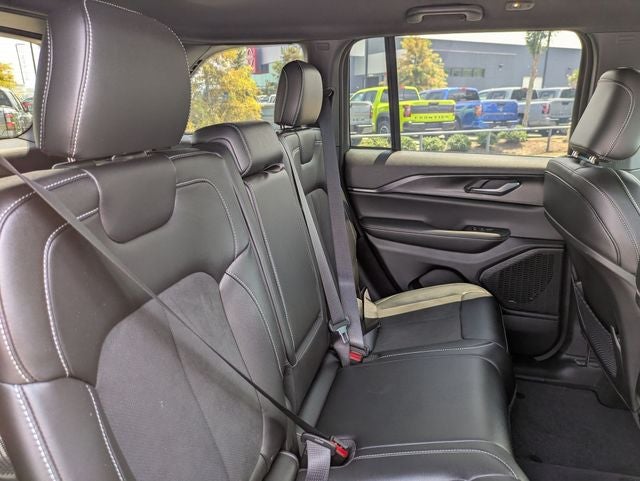 2023 Jeep Grand Cherokee Altitude 4x2