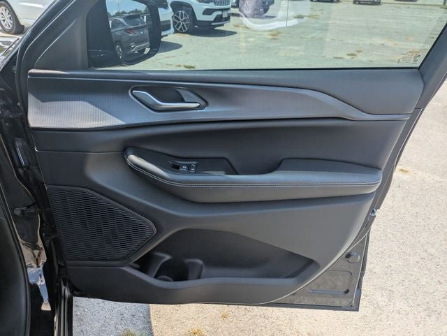 2023 Jeep Grand Cherokee Altitude 4x2