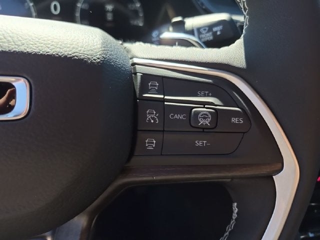 2027 Jeep Grand Cherokee GRAND CHEROKEE LAREDO ALTITUDE 4X2