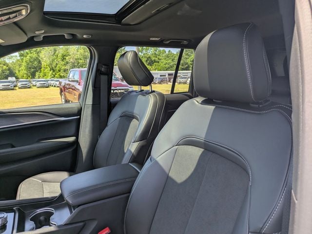 2026 Jeep Grand Cherokee GRAND CHEROKEE LAREDO ALTITUDE 4X2