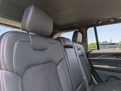2026 Jeep Grand Cherokee GRAND CHEROKEE LAREDO ALTITUDE 4X2