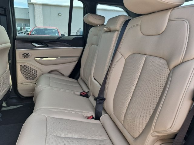 2027 Jeep Grand Cherokee GRAND CHEROKEE LIMITED 4X2