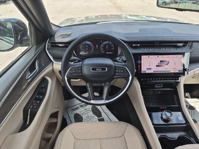 2027 Jeep Grand Cherokee GRAND CHEROKEE LIMITED 4X2