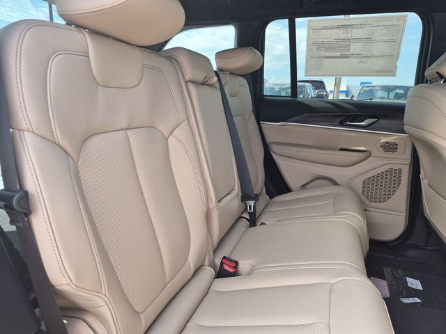 2027 Jeep Grand Cherokee GRAND CHEROKEE LIMITED 4X2