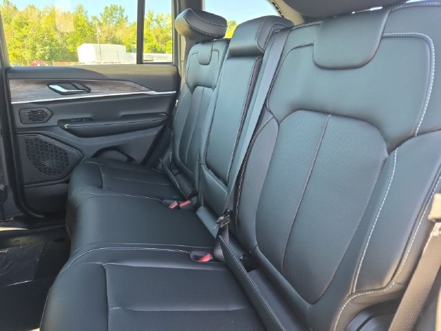 2027 Jeep Grand Cherokee GRAND CHEROKEE LIMITED 4X2