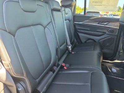 2027 Jeep Grand Cherokee GRAND CHEROKEE LIMITED 4X2