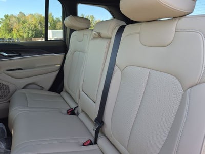2027 Jeep Grand Cherokee GRAND CHEROKEE LIMITED 4X2
