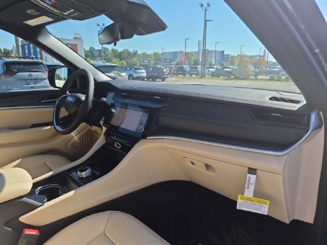 2027 Jeep Grand Cherokee GRAND CHEROKEE LIMITED 4X2