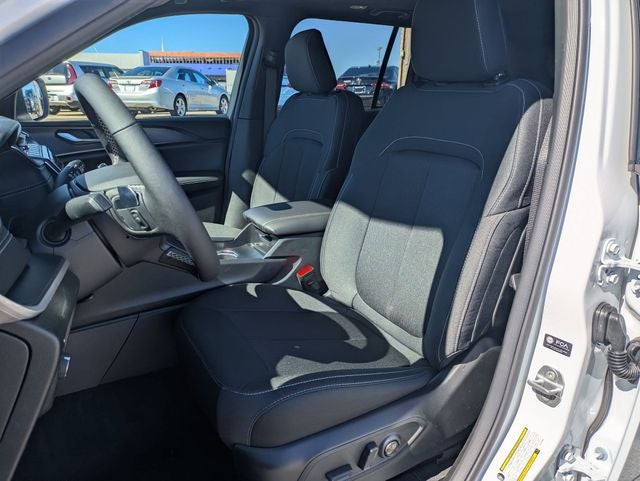 2026 Jeep Grand Cherokee GRAND CHEROKEE LAREDO X 4X4