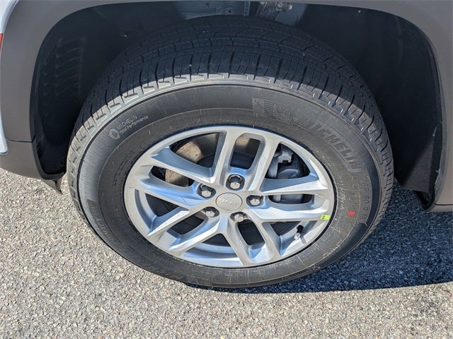 2026 Jeep Grand Cherokee GRAND CHEROKEE LAREDO X 4X4