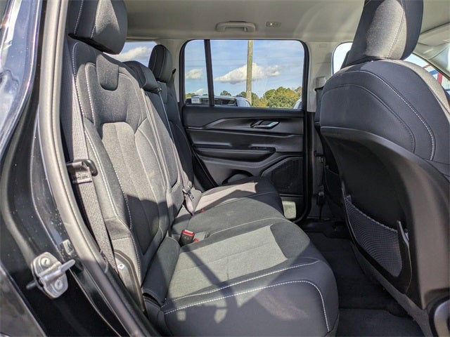 2023 Jeep Grand Cherokee Laredo 4x4