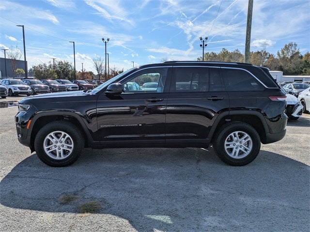 2023 Jeep Grand Cherokee Laredo 4x4
