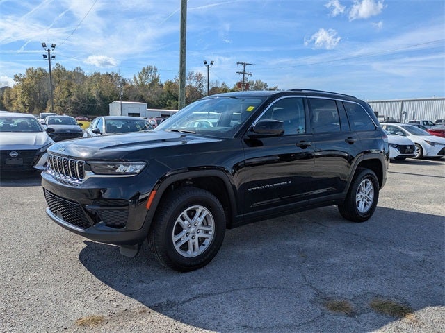2023 Jeep Grand Cherokee Laredo 4x4