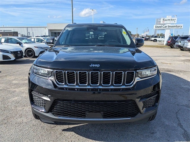 2023 Jeep Grand Cherokee Laredo 4x4