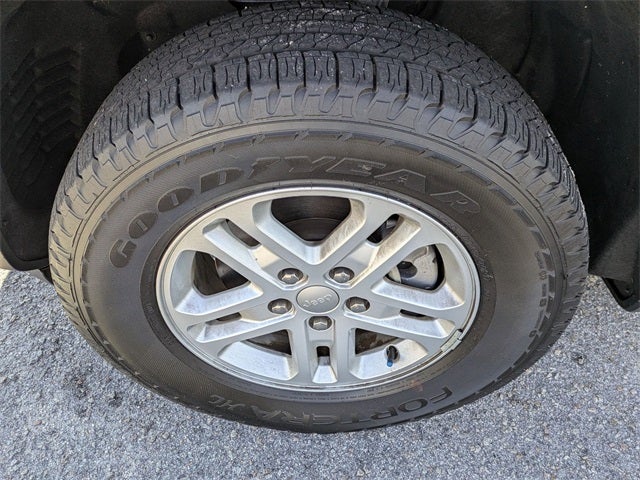 2023 Jeep Grand Cherokee Laredo 4x4