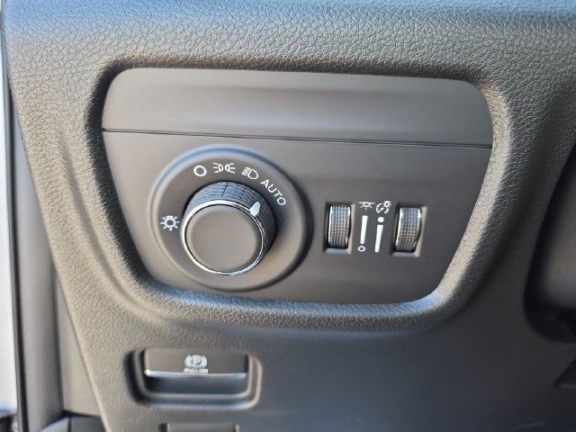 2026 Jeep Grand Cherokee Laredo 4x4