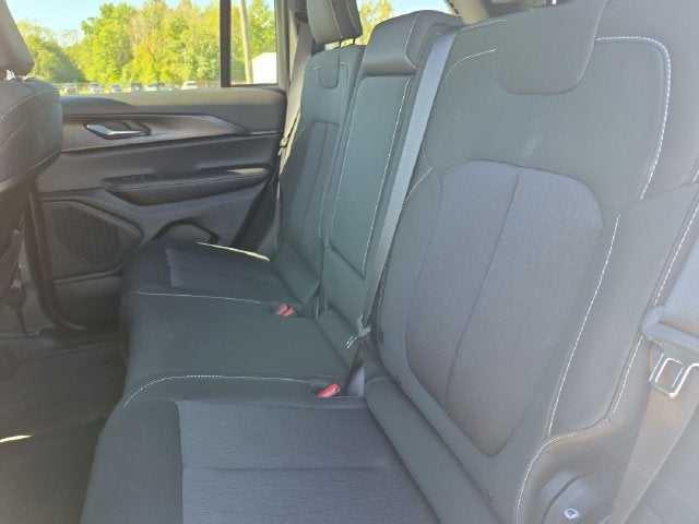 2026 Jeep Grand Cherokee Laredo 4x4