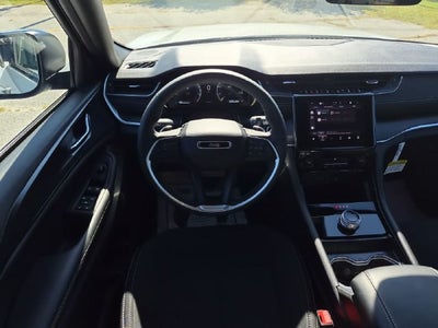2026 Jeep Grand Cherokee Laredo 4x4