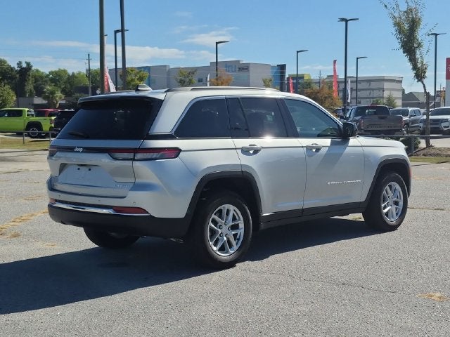 2026 Jeep Grand Cherokee Laredo 4x4