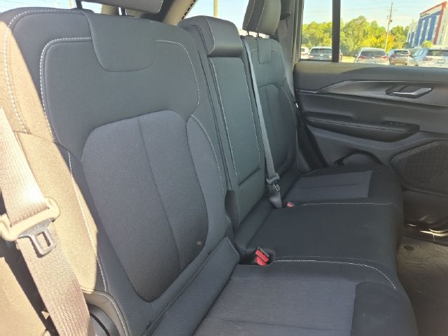 2026 Jeep Grand Cherokee Laredo 4x4