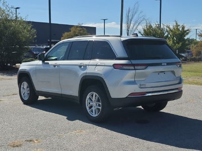 2026 Jeep Grand Cherokee Laredo 4x4