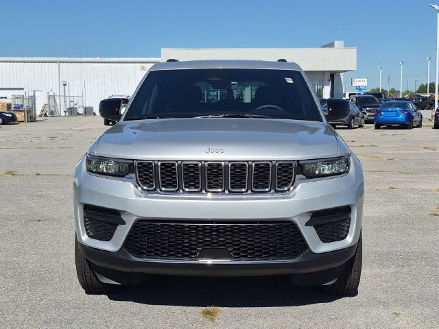 2026 Jeep Grand Cherokee Laredo 4x4
