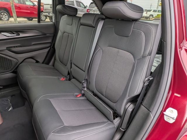 2026 Jeep Grand Cherokee GRAND CHEROKEE LAREDO X 4X4