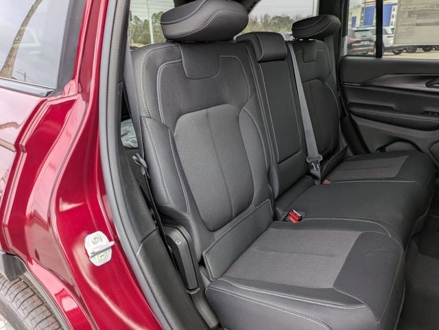 2026 Jeep Grand Cherokee GRAND CHEROKEE LAREDO X 4X4