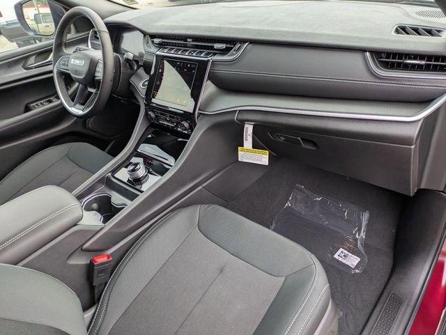 2026 Jeep Grand Cherokee GRAND CHEROKEE LAREDO X 4X4