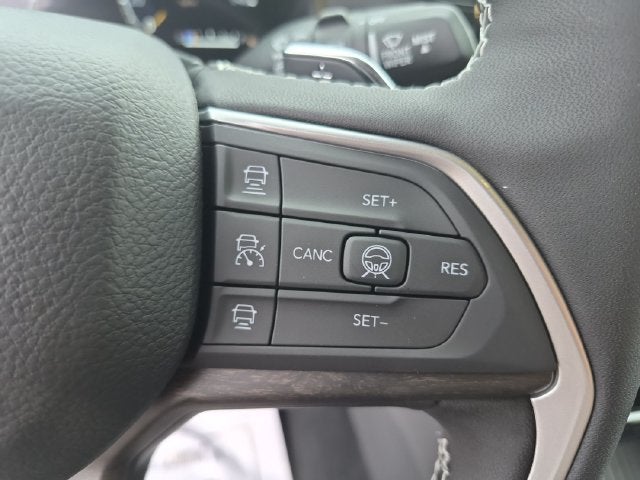 2027 Jeep Grand Cherokee GRAND CHEROKEE L LIMITED 4X2