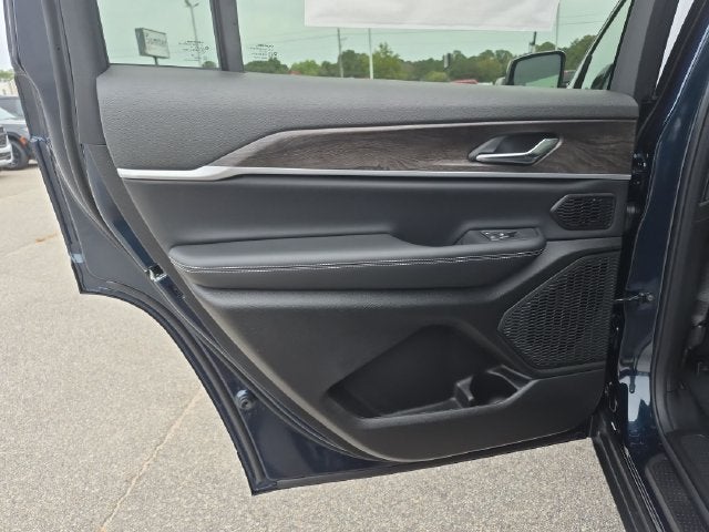 2027 Jeep Grand Cherokee GRAND CHEROKEE L LIMITED 4X2